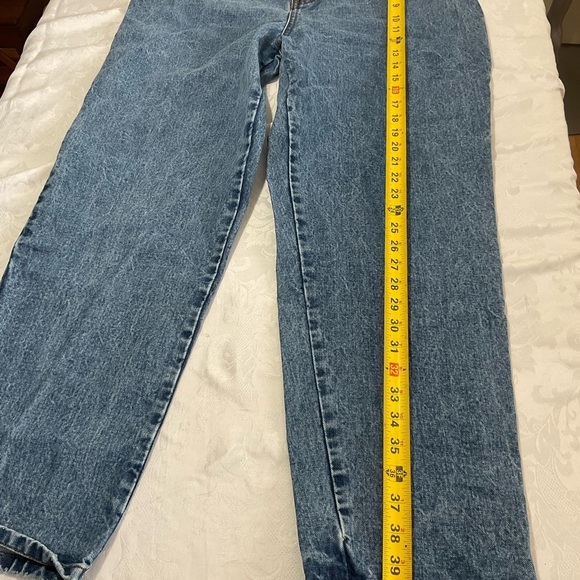 Bill Blass Womens Jeans sz 16 Med Wash Blue straight easy fit denim classic - Picture 10 of 12